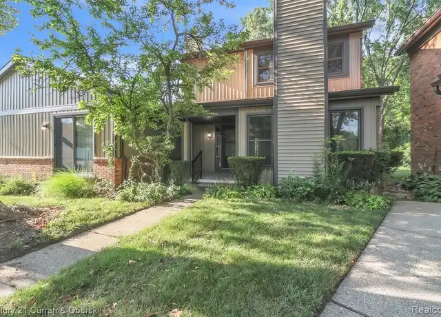 Property at 12426 Woodgate Dr, Plymouth, MI, 48170, 2 beds, 2.5 baths, [object Object]