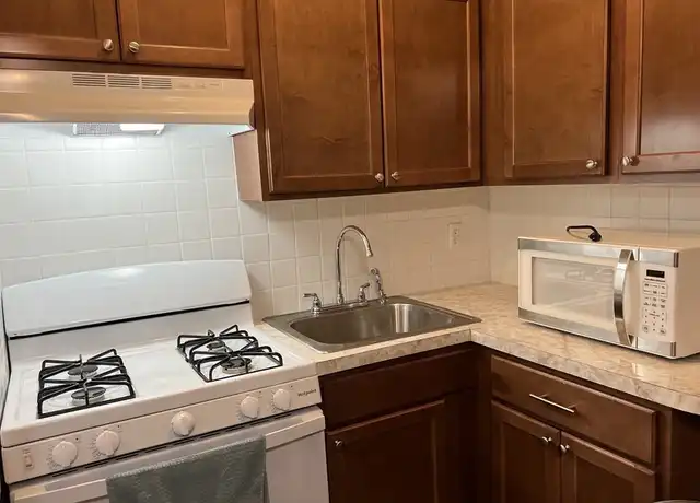 Property at 104 Hemlock St Unit 2S, New Bedford, MA, 02740, 1 bed, 1 bath, [object Object]
