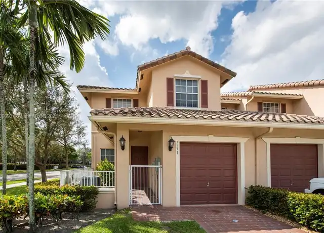 Property at 3371 Lakeside Dr #27, Davie, FL, 33328, 3 beds, 2.5 baths, [object Object]
