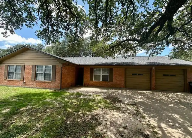 Property at 1401 Village Dr, College Station, TX, 77840, 4 beds, 2 baths, [object Object]