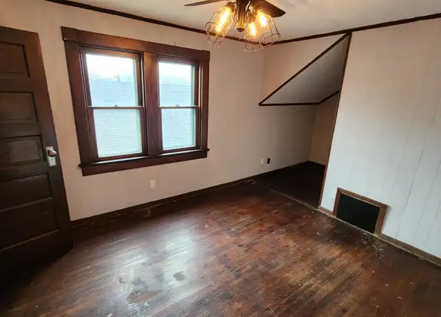 Property at 35 Woodland Dr, Indianapolis, IN, 46201, 3 beds, 1.5 baths, [object Object]