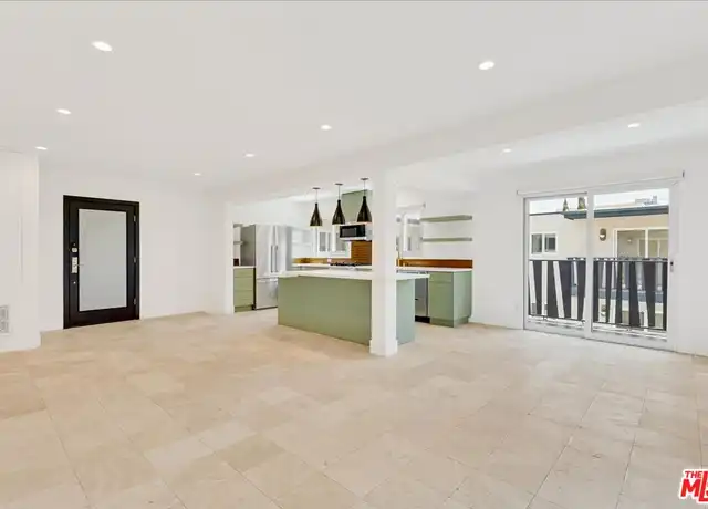 Property at 210 S Hamilton Dr Apt 10, Beverly Hills, CA, 90211, 1 bed, 1 bath, [object Object]