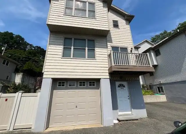 Property at 39 Sands Point Rd Unit B, Port Washington, NY, 11050, 2 beds, 2.5 baths, [object Object]