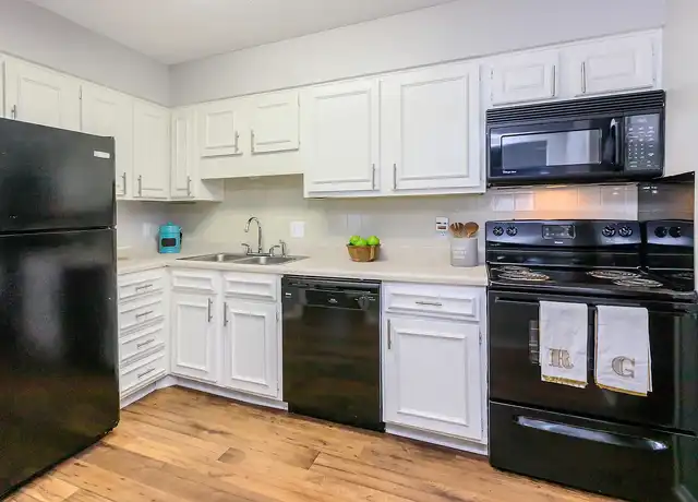 Property at Riverview North - 700 Mansion Cir, Chattanooga, TN, 37405, 2 beds, 1.5-2 baths, [object Object]