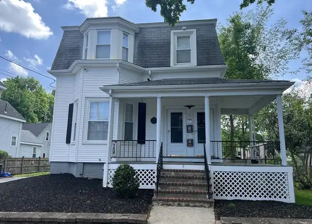Property at 9 Arlington St Unit 1, Reading, MA, 01867, 2 beds, 1 bath, [object Object]