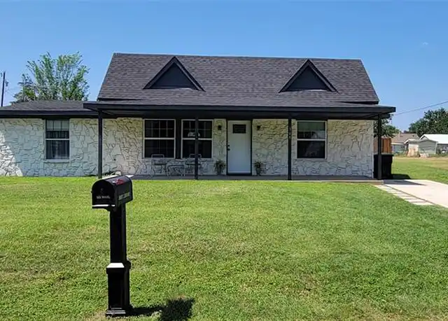 Property at 309 W Morton St, Boyd, TX, 76023, 3 beds, 2 baths, [object Object]