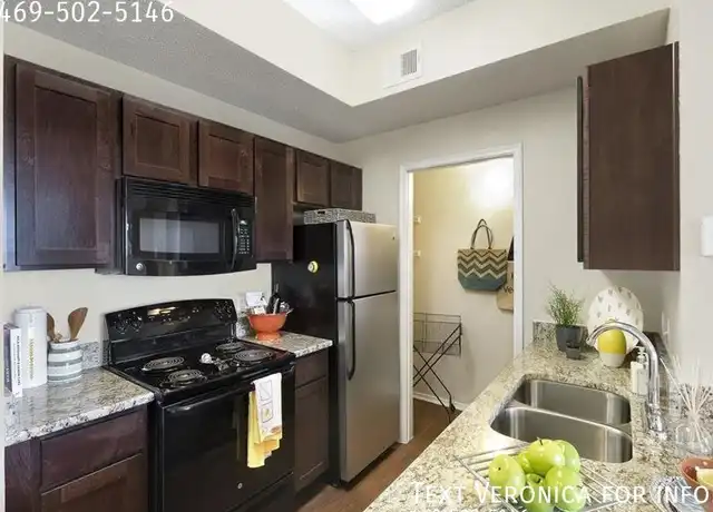 Property at 3050 Tamarron Blvd, Austin, TX, 78746, 1 bed, 1 bath, [object Object]