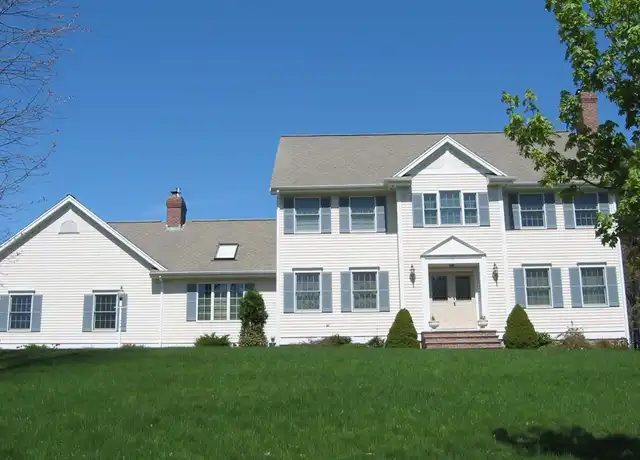 Property at 5 Battle Flagg Rd, Bedford, MA, 01730, 2 beds, 1 bath, [object Object]