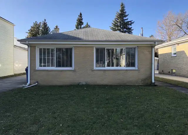 Property at 1674 Maple St, Des Plaines, IL, 60018, 3 beds, 2 baths, [object Object]