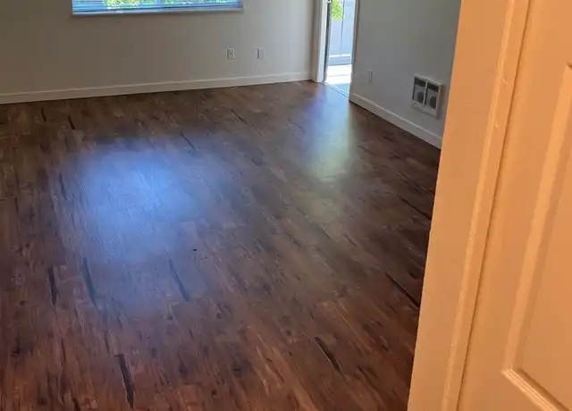 Property at 760 SE 10th Ave Unit 30, Hillsboro, OR, 97123, 1 bed, 1 bath, [object Object]
