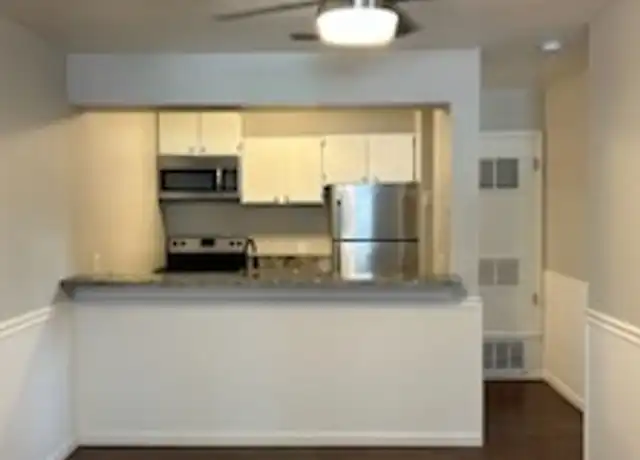 Property at 645 E 200 S Unit 10, Salt Lake City, UT, 84102, 2 beds, 1 bath, [object Object]