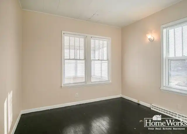 Property at 915 S Logan St Unit B-1, South Bend, IN, 46615, 2 beds, 1 bath, [object Object]