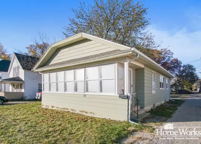 Property at 915 S Logan St Unit B-1, South Bend, IN, 46615, 2 beds, 1 bath, [object Object]