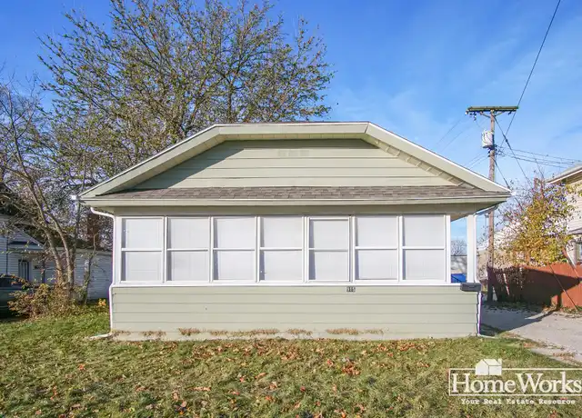 Property at 915 S Logan St Unit B-1, South Bend, IN, 46615, 2 beds, 1 bath, [object Object]