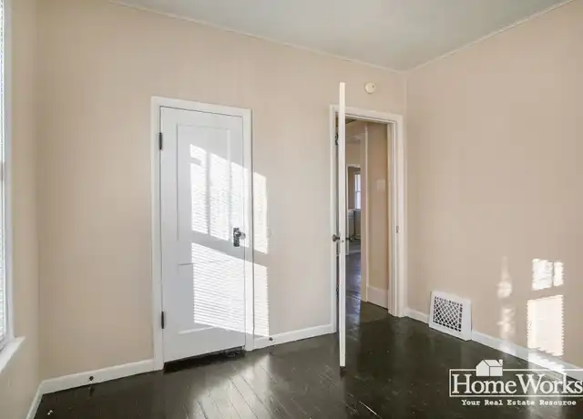 Property at 915 S Logan St Unit B-1, South Bend, IN, 46615, 2 beds, 1 bath, [object Object]
