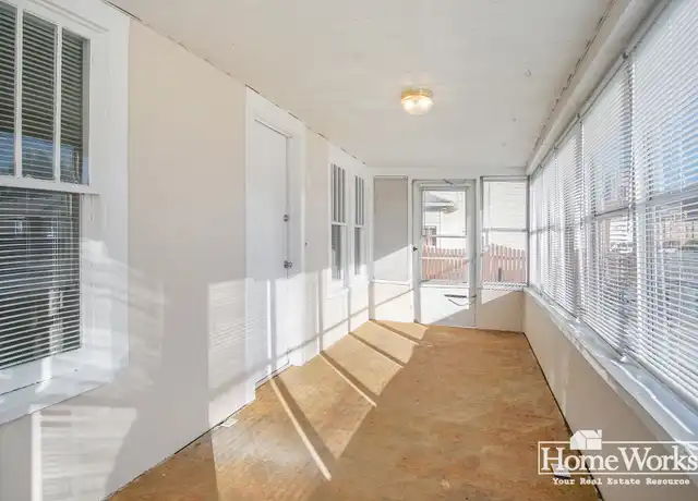 Property at 915 S Logan St Unit B-1, South Bend, IN, 46615, 2 beds, 1 bath, [object Object]