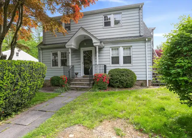 Property at 11 E Hills Dr, New Canaan, CT, 06840, 3 beds, 2 baths, [object Object]