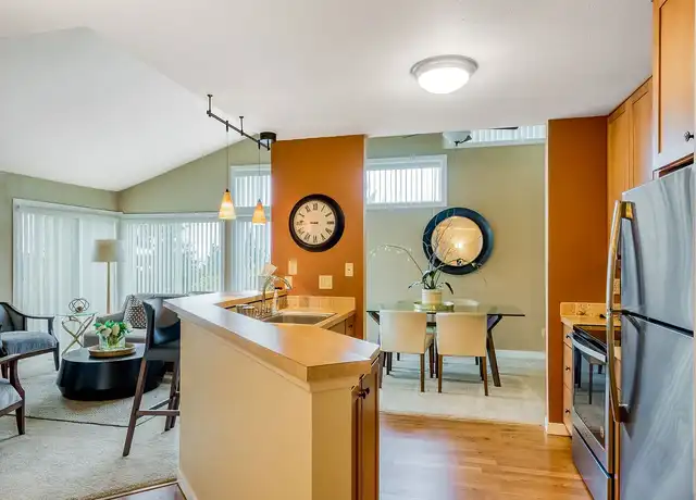Property at Sunset Summit Apartments - 7400 SW Barnes Rd, Portland, OR, 97225, 1-3 bed, 1-2 bath, [object Object]