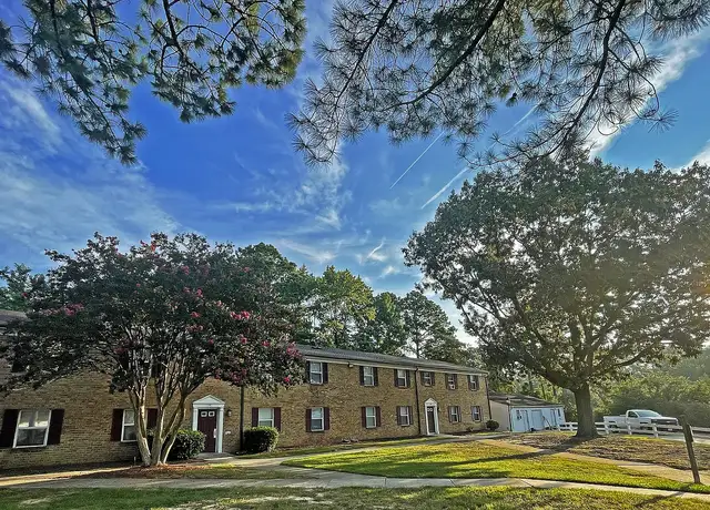 Photo of 352 Fernwood Ct, Virginia Beach, VA 23454
