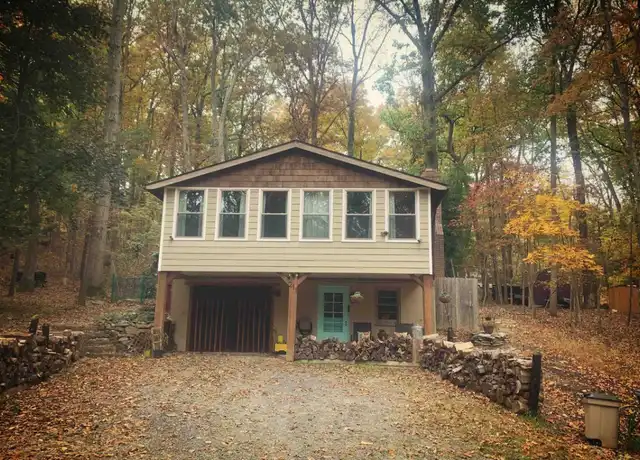 Property at 211 Dogwood Ln, Bluemont, VA, 20135, 3 beds, 1.5 baths, [object Object]