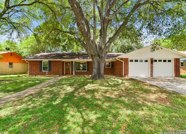 Property at 212 Galvin Dr, Seguin, TX, 78155, 3 beds, 2 baths, [object Object]