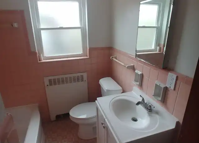 Property at 1640 Anita Pl Apt 2, Cincinnati, OH, 45237, 3 beds, 1 bath, [object Object]