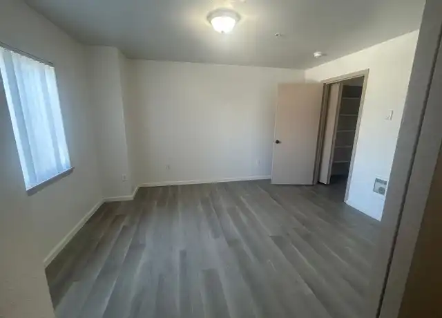 Property at 16410 SE 5th St Unit B-11, Vancouver, WA, 98684, 1 bed, 1 bath, [object Object]