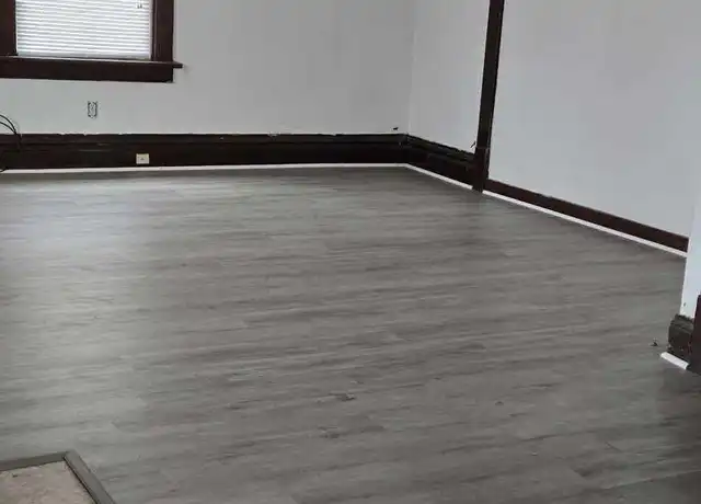 Property at 610 Sloan St, Peoria, IL, 61603, 3 beds, 1 bath, [object Object]