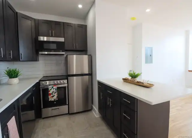 Property at 209 Bank St #301, New London, CT, 06320, 1 bed, 1 bath, [object Object]