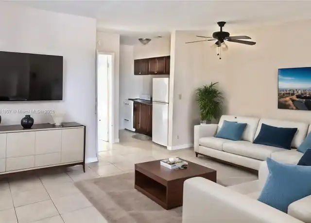 Property at 417 NW 2nd Ave Unit 3, Hallandale Beach, FL, 33009, 1 bed, 1 bath, [object Object]