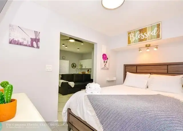 Property at 824 NE 4th St, Fort Lauderdale, FL, 33301, 1 bed, 1 bath, [object Object]