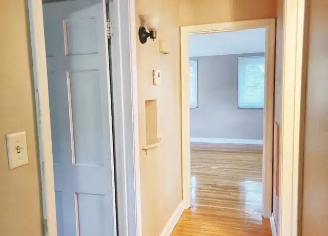 Property at 823 Elm St, Hudson, WI, 54016, 3 beds, 1 bath, [object Object]