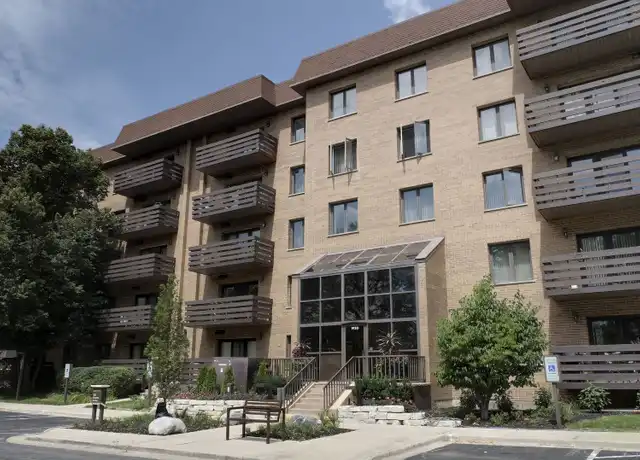 Property at 1910 Chestnut Ave Unit C301, Glenview, IL, 60025, 3 beds, 2 baths, [object Object]