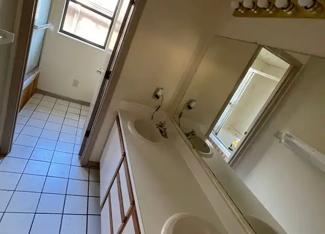 Property at 194 E 14th Ave Unit D, Columbus, OH, 43201, 5 beds, 2 baths, [object Object]