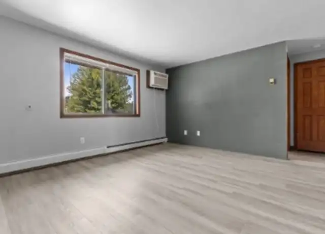Property at 1530 Moraine Ter Unit 4, Green Bay, WI, 54303, 2 beds, 1 bath, [object Object]