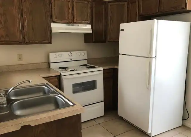 Property at 5310 Marcella Ave Unit Villa Dorada 40, Laredo, TX, 78041, 1 bed, 1 bath, [object Object]