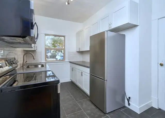 Property at 1421 2nd Ave N Unit 6, Seattle, WA, 98109, 2 beds, 1 bath, [object Object]