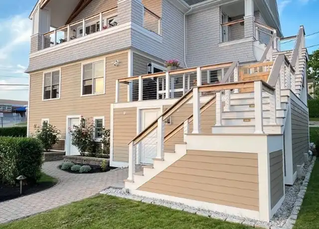 Property at 174 Renfrew Ave Unit 2, Middletown, RI, 02842, 2 beds, 1.5 baths, [object Object]
