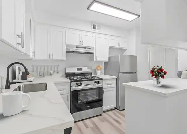 Property at Courtyard Apartments - 5600 Marconi Ave, Carmichael, CA, 95608, 2 beds, 1 bath, [object Object]