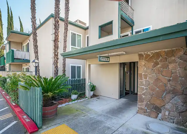 Property at Courtyard Apartments - 5600 Marconi Ave, Carmichael, CA, 95608, 2 beds, 1 bath, [object Object]