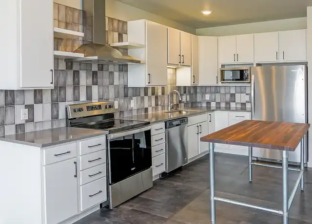 Property at Sheyenne 32 East - Residential - 3150 Sheyenne St, West Fargo, ND, 58078, 1-2 bed, 1-2 bath, [object Object]