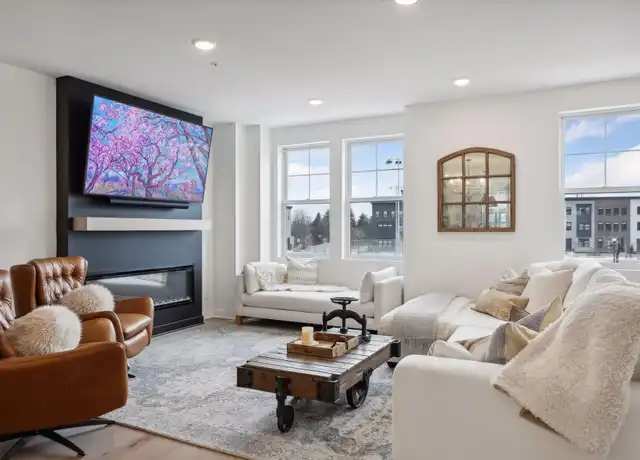 Property at 870 S Mount Curve Blvd, St Paul, MN, 55116, 4 beds, 3.5 baths, [object Object]