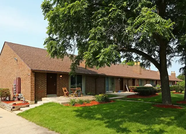 Photo of 128 W Woodstock St, Crystal Lake, IL 60014