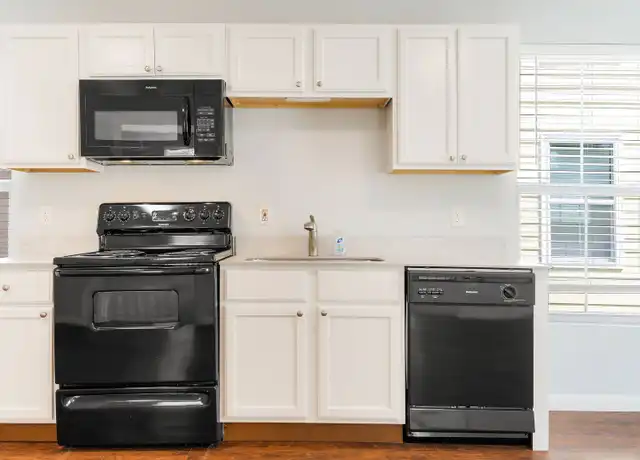 Property at 4 U.S. Route 1 Unit 4A, York, ME, 03909, 2 beds, 1 bath, [object Object]
