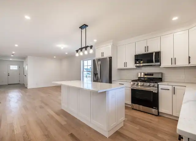 Property at 330 Pleasantview Ave Unit First Floor, Bridgeport, CT, 06606, 3 beds, 2 baths, [object Object]