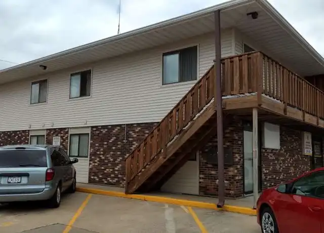 Property at 1233 S Gilbert Ct Unit D, Iowa City, IA, 52240, 2 beds, 1 bath, [object Object]