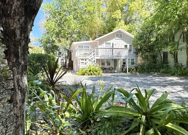 Property at 21 Arenta St Unit UPSTAIRS, St. Augustine, FL, 32084, 2 beds, 2 baths, [object Object]