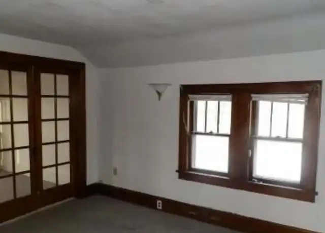 Property at 308 E Parkway Ave Unit A, Oshkosh, WI, 54901, 1 bed, 1 bath, [object Object]