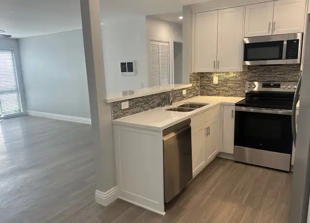 Property at 3883 Jewell St Unit c04, San Diego, CA, 92109, 2 beds, 2 baths, [object Object]