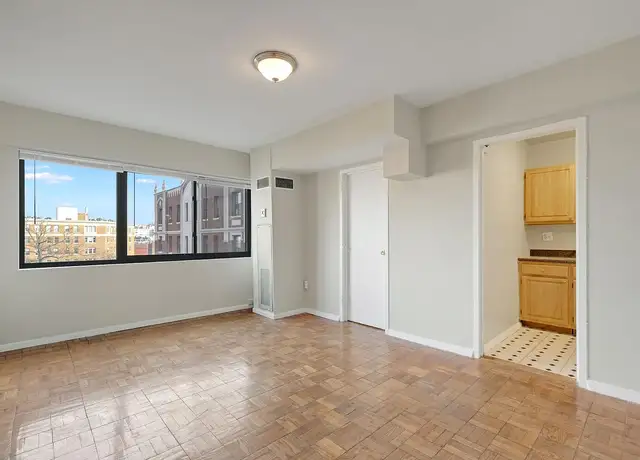 Photo of 1815 17th St NW, Washington, DC 20009